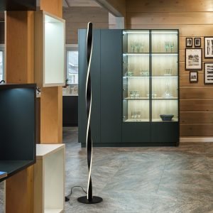 TWIST-LAMPARA DE PIE NEGRO